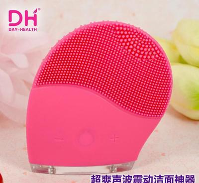 韓國(guó)洗臉神器 電動(dòng)硅膠潔面儀，告別黑頭與粗大毛孔的居家清潔新選擇